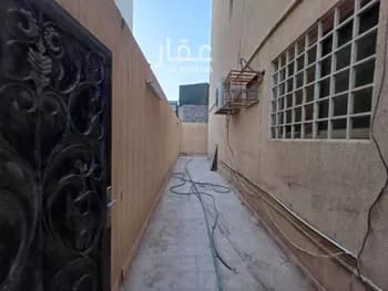 Warehouse for Rent on Prince Mohammed bin Salman Street, Al-Aqiq District, Riyadh - 2