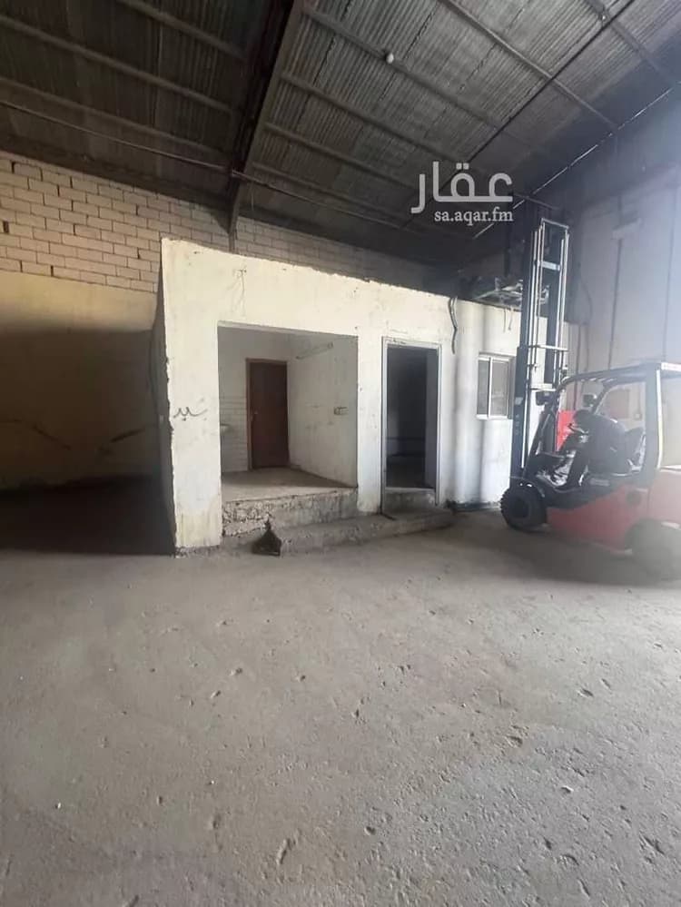 مستودع - حي السلي