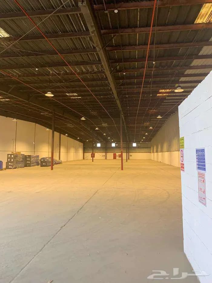 Warehouse for Rent with 1600 Square Meters in Jeddah - 3