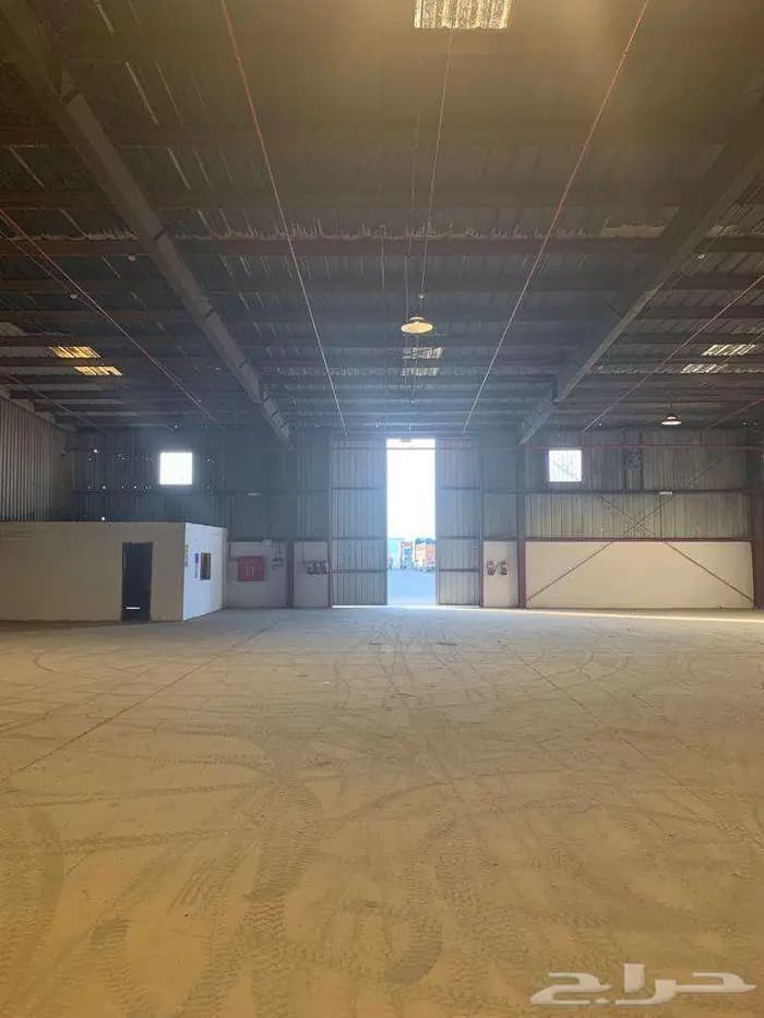 Warehouse for Rent with 1600 Square Meters in Jeddah - 7