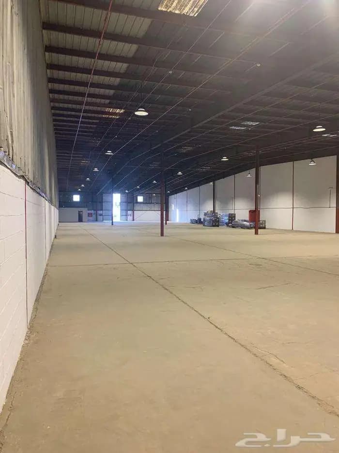 Warehouse for Rent with 1600 Square Meters in Jeddah - 6