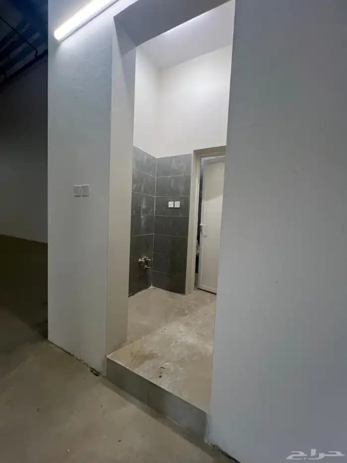 مستودع للإيجار في حي طيبة بالرياض - 10